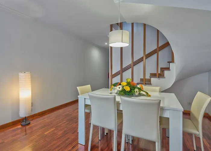 Golden Place פונשל